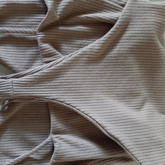 OOTDFash beige ribbed bodysuit small V Neck - Picture 7 of 7